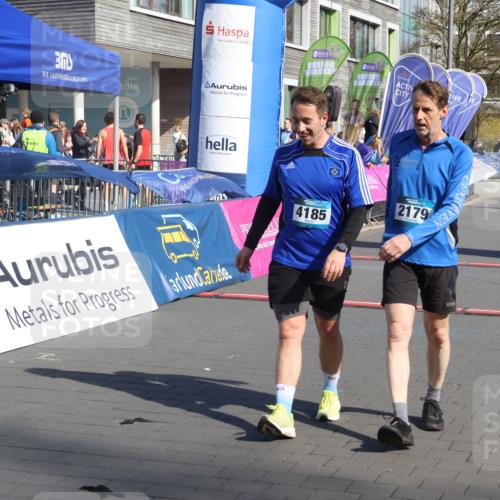 12.04.2026 - 45. Internationalen Wilhelmsburger Insellauf Strokosch-Dieckow http://msf.ph/oto/9459588 12.04.2026 10:49:31 Ziel 4185, 2179 meine-sportfotos.de