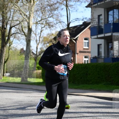 12.04.2026 - 45. Internationalen Wilhelmsburger Insellauf J. Mangold http://msf.ph/oto/9459609 12.04.2026 10:40:25 Ziel 3144, 5606, 3702, 4907, 2525, 3677, 2379, 3171, 5832, 5832, 4680, 4262, 2485, 2883, 4501, 2633, 2634, 3090, 4649, 4655, 3987, 3381, 3380, 4180, 4980, 5408, 2507, 2456, 2768, 3534, 5281, 5247 meine-sportfotos.de