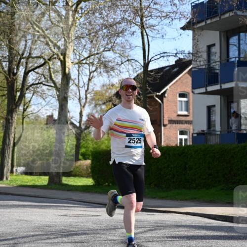 12.04.2026 - 45. Internationalen Wilhelmsburger Insellauf J. Mangold http://msf.ph/oto/9459624 12.04.2026 10:40:27 Ziel 3144, 5606, 3702, 4907, 2525, 3677, 2379, 3171, 5832, 4680, 4262, 2485, 2883, 4262, 2485, 2883, 4501, 2633, 2634, 3090, 4649, 4655, 3987, 3381, 3380, 4180, 4980, 5408, 5408, 2507, 2456, 2768, 3534, 5281, 5247, 5299 meine-sportfotos.de