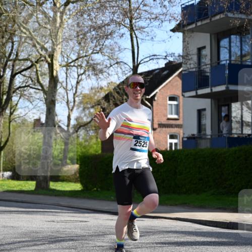12.04.2026 - 45. Internationalen Wilhelmsburger Insellauf J. Mangold http://msf.ph/oto/9459625 12.04.2026 10:40:27 Ziel 3144, 5606, 3702, 4907, 2525, 3677, 2379, 3171, 5832, 4680, 4262, 2485, 2883, 4262, 2485, 2883, 4501, 2633, 2634, 3090, 4649, 4655, 3987, 3381, 3380, 4180, 4980, 5408, 5408, 2507, 2456, 2768, 3534, 5281, 5247, 5299 meine-sportfotos.de