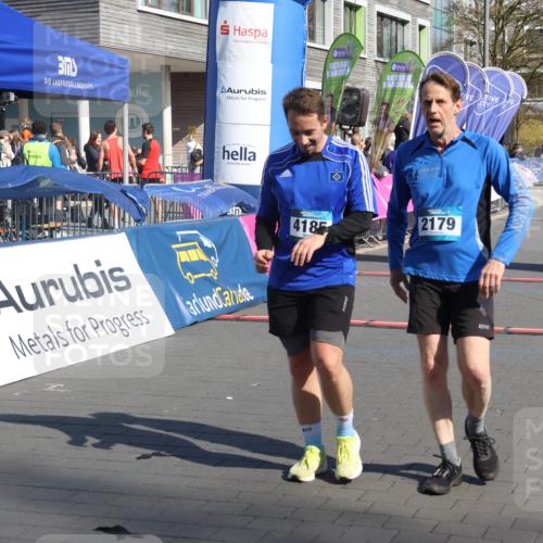 12.04.2026 - 45. Internationalen Wilhelmsburger Insellauf Strokosch-Dieckow http://msf.ph/oto/9459633 12.04.2026 10:49:31 Ziel 4185, 2179 meine-sportfotos.de