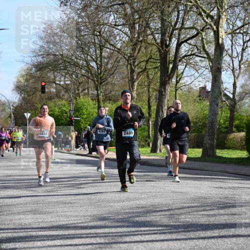 12.04.2026 - 45. Internationalen Wilhelmsburger Insellauf J. Mangold http://msf.ph/oto/9459670 12.04.2026 10:40:35 Ziel 2525, 3677, 2379, 3171, 5832, 4680, 4262, 2485, 2883, 4501, 2633, 2634, 3090, 4649, 4655, 3987, 3381, 3380, 3381, 3380, 4180, 4980, 5408, 2507, 2456, 2768, 3534, 5281, 5247, 5299, 5315, 5288, 3444, 5254, 2148, 5489, 4645, 4646 meine-sportfotos.de