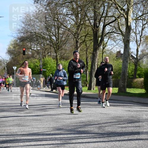 12.04.2026 - 45. Internationalen Wilhelmsburger Insellauf J. Mangold http://msf.ph/oto/9459672 12.04.2026 10:40:35 Ziel 2525, 3677, 2379, 3171, 5832, 4680, 4262, 2485, 2883, 4501, 2633, 2634, 3090, 4649, 4655, 3987, 3381, 3380, 3381, 3380, 4180, 4980, 5408, 2507, 2456, 2768, 3534, 5281, 5247, 5299, 5315, 5288, 3444, 5254, 2148, 5489, 4645, 4646 meine-sportfotos.de