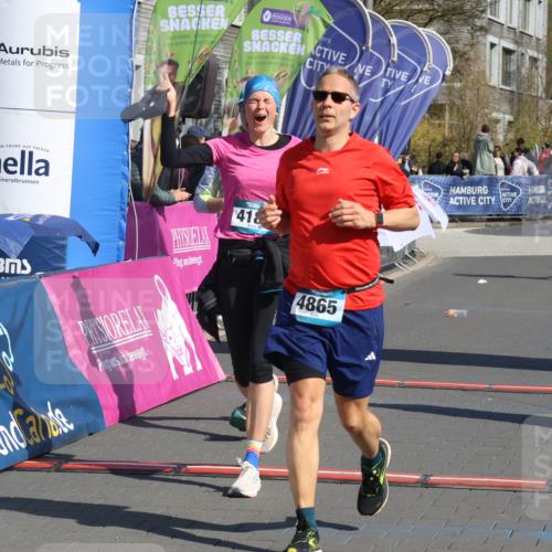 12.04.2026 - 45. Internationalen Wilhelmsburger Insellauf Strokosch-Dieckow http://msf.ph/oto/9459693 12.04.2026 11:06:17 Ziel 2449, 4865, 4188, 2749 meine-sportfotos.de