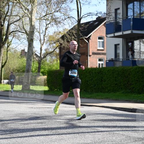 12.04.2026 - 45. Internationalen Wilhelmsburger Insellauf J. Mangold http://msf.ph/oto/9459711 12.04.2026 10:40:42 Ziel 3171, 5832, 4680, 4262, 2485, 2883, 4501, 2633, 2634, 3090, 4649, 4655, 3987, 3381, 3380, 4180, 4980, 5408, 2507, 2456, 2768, 2768, 3534, 5281, 5247, 5299, 5315, 5288, 5315, 5288, 3444, 5254, 2148, 5489, 4645, 4646, 5560 meine-sportfotos.de