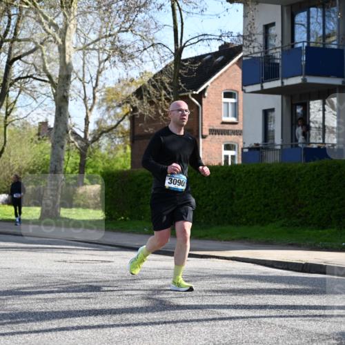 12.04.2026 - 45. Internationalen Wilhelmsburger Insellauf J. Mangold http://msf.ph/oto/9459714 12.04.2026 10:40:42 Ziel 3171, 5832, 4680, 4262, 2485, 2883, 4501, 2633, 2634, 3090, 4649, 4655, 3987, 3381, 3380, 4180, 4980, 5408, 2507, 2456, 2768, 2768, 3534, 5281, 5247, 5299, 5315, 5288, 5315, 5288, 3444, 5254, 2148, 5489, 4645, 4646, 5560 meine-sportfotos.de
