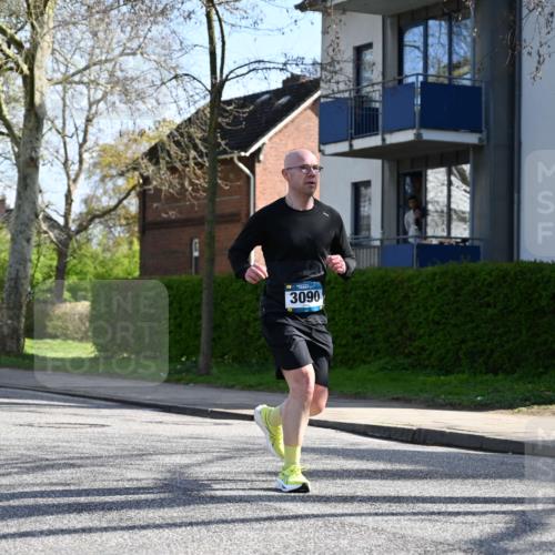 12.04.2026 - 45. Internationalen Wilhelmsburger Insellauf J. Mangold http://msf.ph/oto/9459721 12.04.2026 10:40:43 Ziel 3171, 5832, 4680, 4262, 2485, 2883, 4501, 2633, 2634, 3090, 4649, 4655, 3987, 3381, 3380, 4180, 4980, 5408, 2507, 2456, 2768, 3534, 5281, 5247, 5299, 5315, 5288, 3444, 5254, 2148, 5489, 4645, 4646, 5560, 4295 meine-sportfotos.de