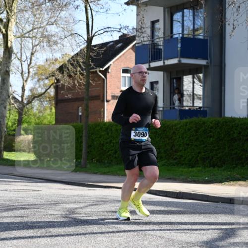 12.04.2026 - 45. Internationalen Wilhelmsburger Insellauf J. Mangold http://msf.ph/oto/9459723 12.04.2026 10:40:43 Ziel 3171, 5832, 4680, 4262, 2485, 2883, 4501, 2633, 2634, 3090, 4649, 4655, 3987, 3381, 3380, 4180, 4980, 5408, 2507, 2456, 2768, 3534, 5281, 5247, 5299, 5315, 5288, 3444, 5254, 2148, 5489, 4645, 4646, 5560, 4295 meine-sportfotos.de