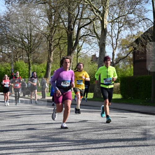 12.04.2026 - 45. Internationalen Wilhelmsburger Insellauf J. Mangold http://msf.ph/oto/9459727 12.04.2026 10:40:44 Ziel 3171, 5832, 4680, 4262, 2485, 2883, 4501, 2633, 2634, 3090, 4649, 4655, 3987, 3381, 3380, 4180, 4980, 5408, 2507, 2456, 2768, 3534, 3534, 5281, 5247, 5299, 5315, 5288, 3444, 3444, 5254, 2148, 5489, 4645, 4646, 5560, 4295 meine-sportfotos.de
