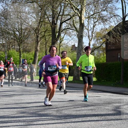 12.04.2026 - 45. Internationalen Wilhelmsburger Insellauf J. Mangold http://msf.ph/oto/9459730 12.04.2026 10:40:44 Ziel 3171, 5832, 4680, 4262, 2485, 2883, 4501, 2633, 2634, 3090, 4649, 4655, 3987, 3381, 3380, 4180, 4980, 5408, 2507, 2456, 2768, 3534, 3534, 5281, 5247, 5299, 5315, 5288, 3444, 3444, 5254, 2148, 5489, 4645, 4646, 5560, 4295 meine-sportfotos.de