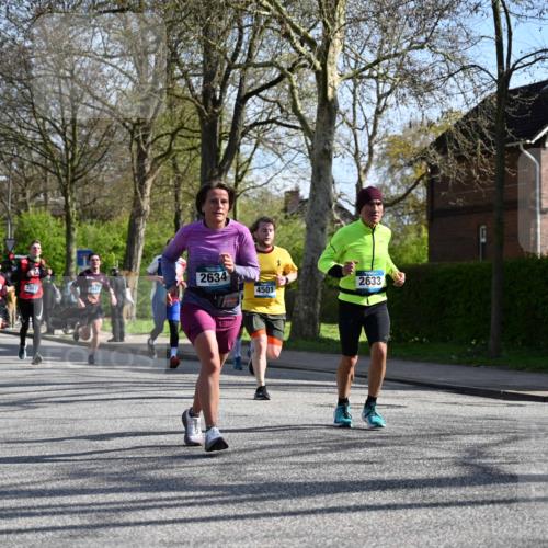 12.04.2026 - 45. Internationalen Wilhelmsburger Insellauf J. Mangold http://msf.ph/oto/9459732 12.04.2026 10:40:44 Ziel 3171, 5832, 4680, 4262, 2485, 2883, 4501, 2633, 2634, 3090, 4649, 4655, 3987, 3381, 3380, 4180, 4980, 5408, 2507, 2456, 2768, 3534, 3534, 5281, 5247, 5299, 5315, 5288, 3444, 3444, 5254, 2148, 5489, 4645, 4646, 5560, 4295 meine-sportfotos.de