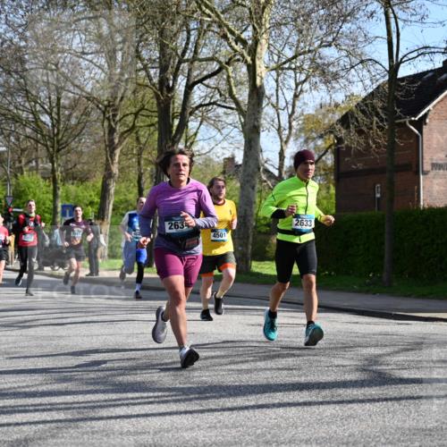12.04.2026 - 45. Internationalen Wilhelmsburger Insellauf J. Mangold http://msf.ph/oto/9459733 12.04.2026 10:40:44 Ziel 3171, 5832, 4680, 4262, 2485, 2883, 4501, 2633, 2634, 3090, 4649, 4655, 3987, 3381, 3380, 4180, 4980, 5408, 2507, 2456, 2768, 3534, 3534, 5281, 5247, 5299, 5315, 5288, 3444, 3444, 5254, 2148, 5489, 4645, 4646, 5560, 4295 meine-sportfotos.de