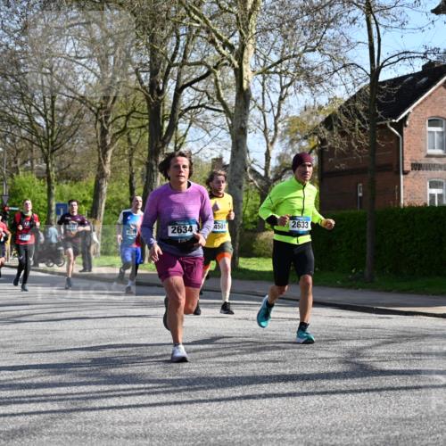 12.04.2026 - 45. Internationalen Wilhelmsburger Insellauf J. Mangold http://msf.ph/oto/9459734 12.04.2026 10:40:44 Ziel 3171, 5832, 4680, 4262, 2485, 2883, 4501, 2633, 2634, 3090, 4649, 4655, 3987, 3381, 3380, 4180, 4980, 5408, 2507, 2456, 2768, 3534, 3534, 5281, 5247, 5299, 5315, 5288, 3444, 3444, 5254, 2148, 5489, 4645, 4646, 5560, 4295 meine-sportfotos.de