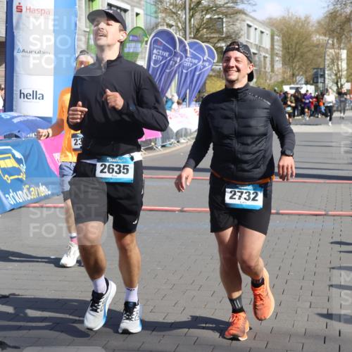 12.04.2026 - 45. Internationalen Wilhelmsburger Insellauf Strokosch-Dieckow http://msf.ph/oto/9459751 12.04.2026 10:49:42 Ziel 2635, 2732, 2371 meine-sportfotos.de