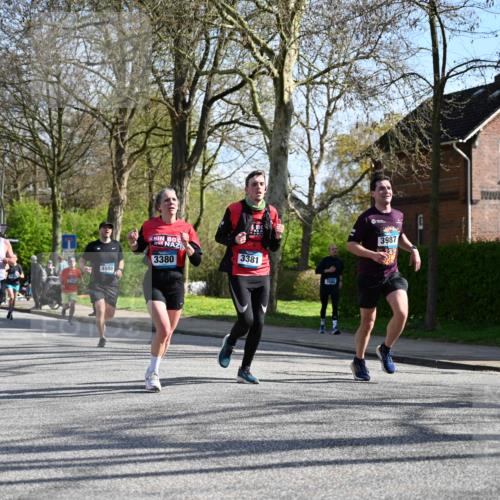 12.04.2026 - 45. Internationalen Wilhelmsburger Insellauf J. Mangold http://msf.ph/oto/9459771 12.04.2026 10:40:48 Ziel 3171, 5832, 4680, 4262, 2485, 2883, 4501, 2633, 2634, 3090, 4649, 4655, 3987, 3381, 3380, 4180, 4980, 5408, 2507, 2456, 2768, 3534, 5281, 5247, 5299, 5315, 5288, 3444, 5254, 2148, 5489, 4645, 4646, 5560, 4295, 5038, 4674 meine-sportfotos.de