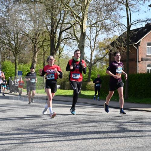 12.04.2026 - 45. Internationalen Wilhelmsburger Insellauf J. Mangold http://msf.ph/oto/9459773 12.04.2026 10:40:48 Ziel 3171, 5832, 4680, 4262, 2485, 2883, 4501, 2633, 2634, 3090, 4649, 4655, 3987, 3381, 3380, 4180, 4980, 5408, 2507, 2456, 2768, 3534, 5281, 5247, 5299, 5315, 5288, 3444, 5254, 2148, 5489, 4645, 4646, 5560, 4295, 5038, 4674 meine-sportfotos.de