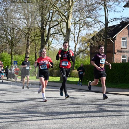 12.04.2026 - 45. Internationalen Wilhelmsburger Insellauf J. Mangold http://msf.ph/oto/9459774 12.04.2026 10:40:48 Ziel 3171, 5832, 4680, 4262, 2485, 2883, 4501, 2633, 2634, 3090, 4649, 4655, 3987, 3381, 3380, 4180, 4980, 5408, 2507, 2456, 2768, 3534, 5281, 5247, 5299, 5315, 5288, 3444, 5254, 2148, 5489, 4645, 4646, 5560, 4295, 5038, 4674 meine-sportfotos.de