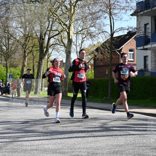 12.04.2026 - 45. Internationalen Wilhelmsburger Insellauf J. Mangold http://msf.ph/oto/9459780 12.04.2026 10:40:48 Ziel 3171, 5832, 4680, 4262, 2485, 2883, 4501, 2633, 2634, 3090, 4649, 4655, 3987, 3381, 3380, 4180, 4980, 5408, 2507, 2456, 2768, 3534, 5281, 5247, 5299, 5315, 5288, 3444, 5254, 2148, 5489, 4645, 4646, 5560, 4295, 5038, 4674 meine-sportfotos.de