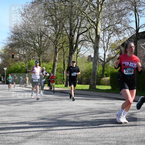 12.04.2026 - 45. Internationalen Wilhelmsburger Insellauf J. Mangold http://msf.ph/oto/9459782 12.04.2026 10:40:49 Ziel 5832, 4680, 4262, 2485, 2883, 4501, 2633, 2634, 3090, 4649, 4655, 3987, 3381, 3380, 4180, 4980, 5408, 2507, 2456, 2768, 3534, 5281, 5247, 5247, 5299, 5315, 5288, 3444, 5254, 2148, 5489, 4645, 4646, 5560, 4295, 5038, 4674, 5034 meine-sportfotos.de