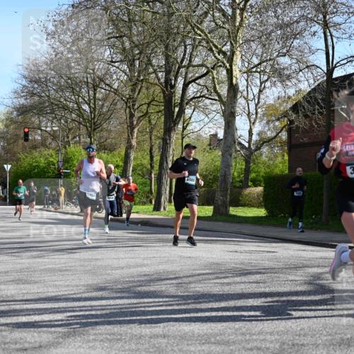 12.04.2026 - 45. Internationalen Wilhelmsburger Insellauf J. Mangold http://msf.ph/oto/9459786 12.04.2026 10:40:49 Ziel 5832, 4680, 4262, 2485, 2883, 4501, 2633, 2634, 3090, 4649, 4655, 3987, 3381, 3380, 4180, 4980, 5408, 2507, 2456, 2768, 3534, 5281, 5247, 5247, 5299, 5315, 5288, 3444, 5254, 2148, 5489, 4645, 4646, 5560, 4295, 5038, 4674, 5034 meine-sportfotos.de