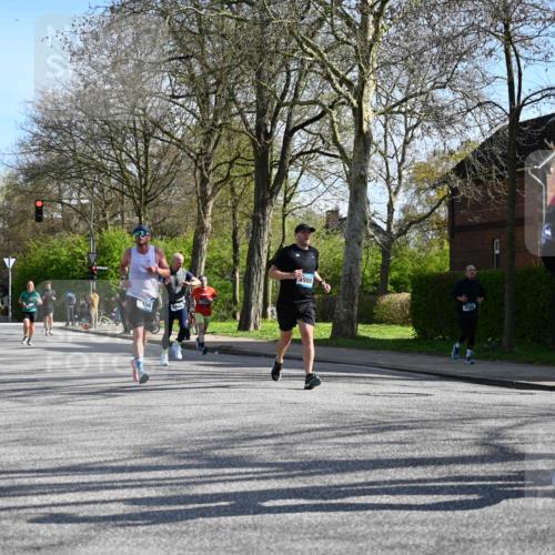 12.04.2026 - 45. Internationalen Wilhelmsburger Insellauf J. Mangold http://msf.ph/oto/9459789 12.04.2026 10:40:49 Ziel 5832, 4680, 4262, 2485, 2883, 4501, 2633, 2634, 3090, 4649, 4655, 3987, 3381, 3380, 4180, 4980, 5408, 2507, 2456, 2768, 3534, 5281, 5247, 5247, 5299, 5315, 5288, 3444, 5254, 2148, 5489, 4645, 4646, 5560, 4295, 5038, 4674, 5034 meine-sportfotos.de