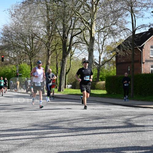 12.04.2026 - 45. Internationalen Wilhelmsburger Insellauf J. Mangold http://msf.ph/oto/9459797 12.04.2026 10:40:50 Ziel 5832, 4680, 4262, 2485, 2883, 4501, 2633, 2634, 3090, 4649, 4655, 3987, 3381, 3380, 4180, 4980, 5408, 2507, 2456, 2768, 3534, 5281, 5247, 5299, 5299, 5315, 5288, 3444, 5254, 2148, 5489, 4645, 4646, 5560, 5560, 4295, 5038, 4674, 5034 meine-sportfotos.de
