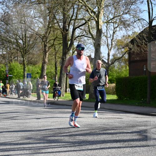 12.04.2026 - 45. Internationalen Wilhelmsburger Insellauf J. Mangold http://msf.ph/oto/9459802 12.04.2026 10:40:51 Ziel 4680, 4262, 2485, 2883, 4501, 2633, 2634, 3090, 4649, 4655, 3987, 3381, 3380, 4180, 4980, 5408, 2507, 2456, 2768, 3534, 5281, 5247, 5299, 5315, 5288, 3444, 5254, 2148, 5489, 4645, 4646, 5560, 4295, 5038, 4674, 5034, 3861 meine-sportfotos.de