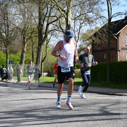 12.04.2026 - 45. Internationalen Wilhelmsburger Insellauf J. Mangold http://msf.ph/oto/9459812 12.04.2026 10:40:52 Ziel 4262, 2485, 2883, 4501, 2633, 2634, 3090, 4649, 4655, 3987, 3381, 3380, 4180, 4980, 5408, 2507, 2456, 2768, 3534, 5281, 5247, 5299, 5315, 5288, 3444, 5254, 2148, 5489, 4645, 4646, 5560, 4295, 5038, 4674, 5034, 3861, 5545 meine-sportfotos.de