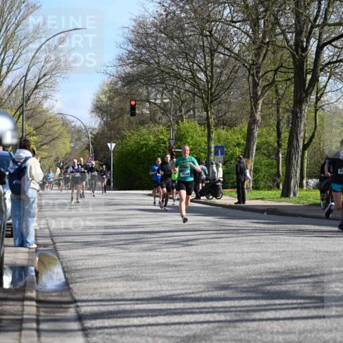 12.04.2026 - 45. Internationalen Wilhelmsburger Insellauf J. Mangold http://msf.ph/oto/9459814 12.04.2026 10:40:53 Ziel 4501, 2633, 2634, 3090, 4649, 4655, 3987, 3381, 3380, 4180, 4980, 5408, 2507, 2456, 2768, 3534, 5281, 5247, 5299, 5315, 5288, 3444, 5254, 2148, 5489, 4645, 4646, 5560, 4295, 5038, 4674, 5034, 3861, 5545 meine-sportfotos.de