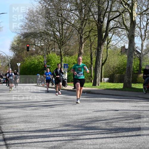 12.04.2026 - 45. Internationalen Wilhelmsburger Insellauf J. Mangold http://msf.ph/oto/9459822 12.04.2026 10:40:55 Ziel 4501, 2633, 2634, 3090, 4649, 4655, 3987, 3381, 3380, 4180, 4980, 5408, 2507, 2456, 2768, 3534, 5281, 5247, 5299, 5315, 5288, 3444, 5254, 2148, 5489, 4645, 4646, 5560, 4295, 4295, 5038, 4674, 5034, 3861, 5545, 2812 meine-sportfotos.de