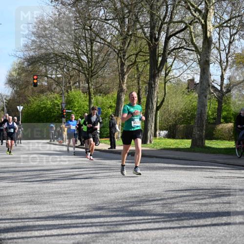 12.04.2026 - 45. Internationalen Wilhelmsburger Insellauf J. Mangold http://msf.ph/oto/9459829 12.04.2026 10:40:55 Ziel 4501, 2633, 2634, 3090, 4649, 4655, 3987, 3381, 3380, 4180, 4980, 5408, 2507, 2456, 2768, 3534, 5281, 5247, 5299, 5315, 5288, 3444, 5254, 2148, 5489, 4645, 4646, 5560, 4295, 4295, 5038, 4674, 5034, 3861, 5545, 2812 meine-sportfotos.de