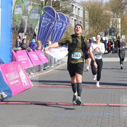 12.04.2026 - 45. Internationalen Wilhelmsburger Insellauf Strokosch-Dieckow http://msf.ph/oto/9459834 12.04.2026 10:49:49 Ziel 3363, 2661, 4715 meine-sportfotos.de