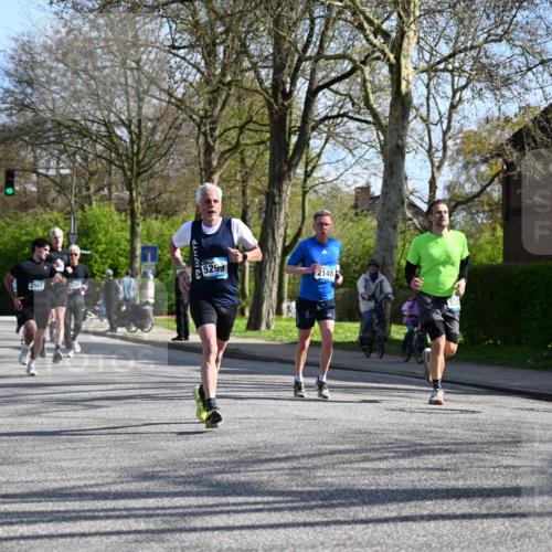 12.04.2026 - 45. Internationalen Wilhelmsburger Insellauf J. Mangold http://msf.ph/oto/9459848 12.04.2026 10:41:01 Ziel 4180, 4980, 5408, 2507, 2456, 2768, 3534, 5281, 5247, 5299, 5315, 5288, 3444, 5254, 2148, 5489, 4645, 4646, 5560, 4295, 5038, 4674, 5034, 5034, 3861, 5545, 2812, 5270, 5416, 4963, 3831, 4602, 4667, 3229 meine-sportfotos.de