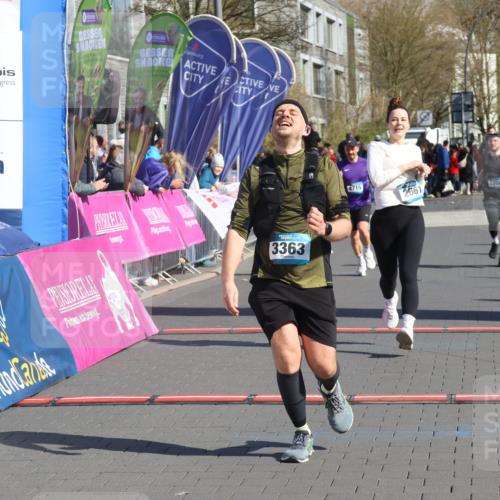 12.04.2026 - 45. Internationalen Wilhelmsburger Insellauf Strokosch-Dieckow http://msf.ph/oto/9459853 12.04.2026 10:49:49 Ziel 3363, 2661, 4715 meine-sportfotos.de