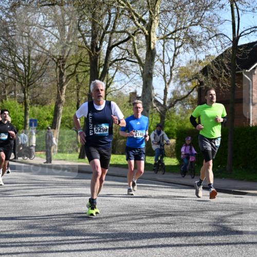 12.04.2026 - 45. Internationalen Wilhelmsburger Insellauf J. Mangold http://msf.ph/oto/9459858 12.04.2026 10:41:02 Ziel 4180, 4980, 5408, 2507, 2456, 2768, 3534, 5281, 5247, 5299, 5315, 5288, 3444, 5254, 2148, 5489, 4645, 4646, 5560, 5560, 4295, 5038, 4674, 5034, 3861, 5545, 2812, 5270, 5416, 4963, 3831, 4602, 4667, 3229 meine-sportfotos.de
