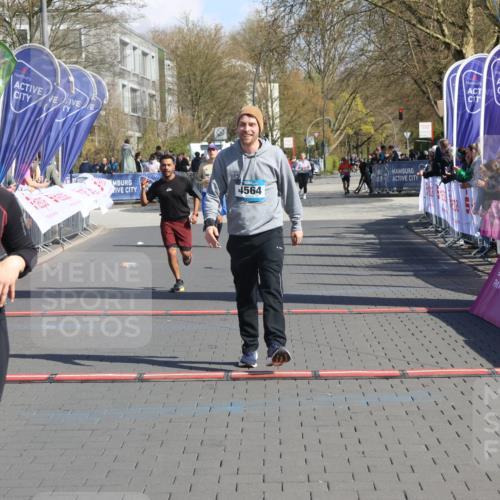 12.04.2026 - 45. Internationalen Wilhelmsburger Insellauf Strokosch-Dieckow http://msf.ph/oto/9459862 12.04.2026 11:06:48 Ziel 3460, 4564, 3790 meine-sportfotos.de