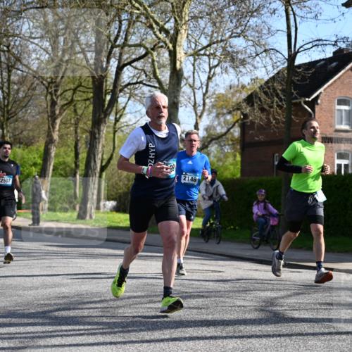 12.04.2026 - 45. Internationalen Wilhelmsburger Insellauf J. Mangold http://msf.ph/oto/9459866 12.04.2026 10:41:02 Ziel 4180, 4980, 5408, 2507, 2456, 2768, 3534, 5281, 5247, 5299, 5315, 5288, 3444, 5254, 2148, 5489, 4645, 4646, 5560, 5560, 4295, 5038, 4674, 5034, 3861, 5545, 2812, 5270, 5416, 4963, 3831, 4602, 4667, 3229 meine-sportfotos.de