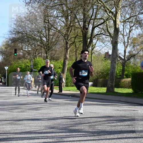 12.04.2026 - 45. Internationalen Wilhelmsburger Insellauf J. Mangold http://msf.ph/oto/9459868 12.04.2026 10:41:03 Ziel 4180, 4980, 5408, 2507, 2456, 2768, 3534, 5281, 5247, 5299, 5315, 5288, 3444, 5254, 2148, 5489, 4645, 4646, 5560, 4295, 5038, 4674, 5034, 3861, 3861, 5545, 2812, 5270, 5416, 4963, 3831, 4602, 4667, 3229 meine-sportfotos.de