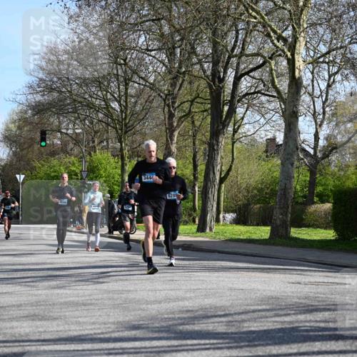 12.04.2026 - 45. Internationalen Wilhelmsburger Insellauf J. Mangold http://msf.ph/oto/9459879 12.04.2026 10:41:04 Ziel 5408, 2507, 2456, 2768, 3534, 5281, 5247, 5299, 5315, 5288, 3444, 5254, 2148, 5489, 4645, 4646, 5560, 4295, 5038, 4674, 5034, 3861, 5545, 5545, 2812, 5270, 5416, 4963, 3831, 4602, 4667, 3229 meine-sportfotos.de