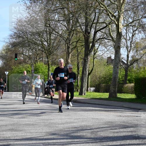 12.04.2026 - 45. Internationalen Wilhelmsburger Insellauf J. Mangold http://msf.ph/oto/9459881 12.04.2026 10:41:04 Ziel 5408, 2507, 2456, 2768, 3534, 5281, 5247, 5299, 5315, 5288, 3444, 5254, 2148, 5489, 4645, 4646, 5560, 4295, 5038, 4674, 5034, 3861, 5545, 5545, 2812, 5270, 5416, 4963, 3831, 4602, 4667, 3229 meine-sportfotos.de