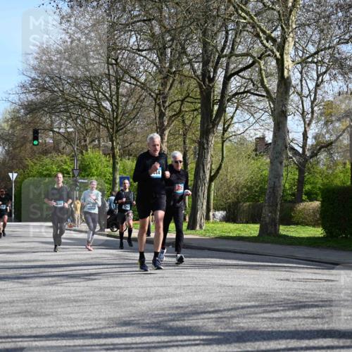 12.04.2026 - 45. Internationalen Wilhelmsburger Insellauf J. Mangold http://msf.ph/oto/9459883 12.04.2026 10:41:04 Ziel 5408, 2507, 2456, 2768, 3534, 5281, 5247, 5299, 5315, 5288, 3444, 5254, 2148, 5489, 4645, 4646, 5560, 4295, 5038, 4674, 5034, 3861, 5545, 5545, 2812, 5270, 5416, 4963, 3831, 4602, 4667, 3229 meine-sportfotos.de