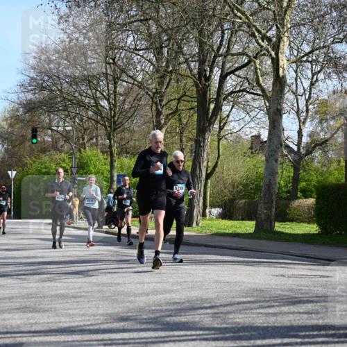 12.04.2026 - 45. Internationalen Wilhelmsburger Insellauf J. Mangold http://msf.ph/oto/9459884 12.04.2026 10:41:04 Ziel 5408, 2507, 2456, 2768, 3534, 5281, 5247, 5299, 5315, 5288, 3444, 5254, 2148, 5489, 4645, 4646, 5560, 4295, 5038, 4674, 5034, 3861, 5545, 5545, 2812, 5270, 5416, 4963, 3831, 4602, 4667, 3229 meine-sportfotos.de