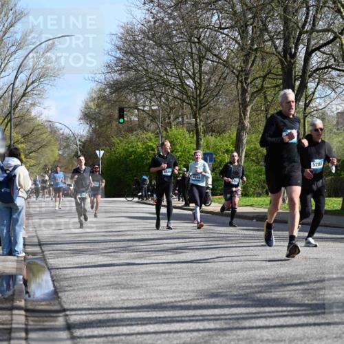 12.04.2026 - 45. Internationalen Wilhelmsburger Insellauf J. Mangold http://msf.ph/oto/9459888 12.04.2026 10:41:05 Ziel 2507, 2456, 2768, 3534, 5281, 5247, 5299, 5315, 5288, 3444, 5254, 2148, 5489, 4645, 4646, 5560, 4295, 5038, 4674, 5034, 3861, 5545, 2812, 5270, 5416, 4963, 3831, 4602, 4667, 3229, 3201 meine-sportfotos.de