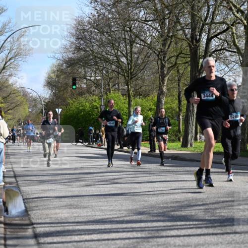 12.04.2026 - 45. Internationalen Wilhelmsburger Insellauf J. Mangold http://msf.ph/oto/9459893 12.04.2026 10:41:05 Ziel 2507, 2456, 2768, 3534, 5281, 5247, 5299, 5315, 5288, 3444, 5254, 2148, 5489, 4645, 4646, 5560, 4295, 5038, 4674, 5034, 3861, 5545, 2812, 5270, 5416, 4963, 3831, 4602, 4667, 3229, 3201 meine-sportfotos.de