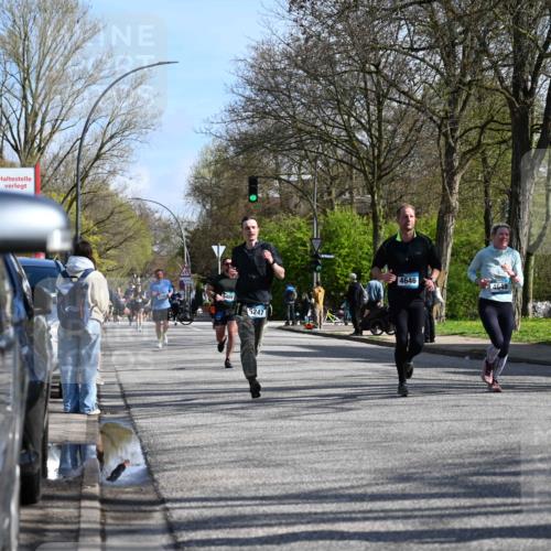 12.04.2026 - 45. Internationalen Wilhelmsburger Insellauf J. Mangold http://msf.ph/oto/9459910 12.04.2026 10:41:07 Ziel 2768, 3534, 5281, 5247, 5299, 5315, 5288, 3444, 5254, 2148, 5489, 4645, 4646, 5560, 4295, 4295, 5038, 4674, 5034, 3861, 5545, 2812, 2812, 5270, 5416, 4963, 3831, 4602, 4667, 3229, 3201, 2869 meine-sportfotos.de