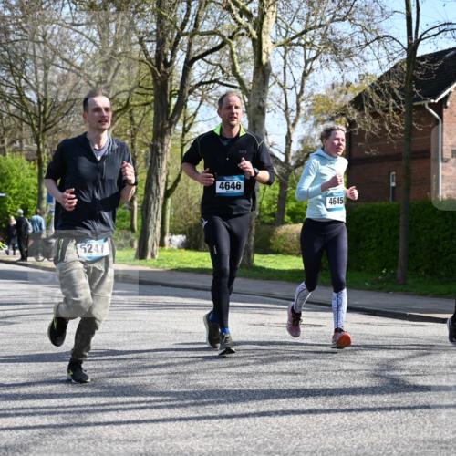 12.04.2026 - 45. Internationalen Wilhelmsburger Insellauf J. Mangold http://msf.ph/oto/9459912 12.04.2026 10:41:09 Ziel 3534, 5281, 5247, 5299, 5315, 5288, 3444, 5254, 2148, 5489, 4645, 4646, 5560, 4295, 5038, 4674, 5034, 3861, 5545, 2812, 5270, 5416, 5416, 4963, 3831, 4602, 4667, 3229, 3201, 2869, 2479, 3892 meine-sportfotos.de