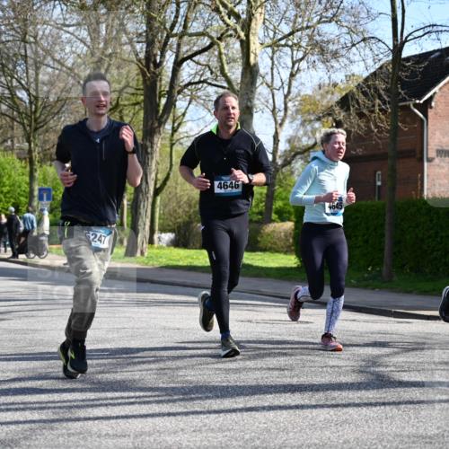 12.04.2026 - 45. Internationalen Wilhelmsburger Insellauf J. Mangold http://msf.ph/oto/9459913 12.04.2026 10:41:09 Ziel 3534, 5281, 5247, 5299, 5315, 5288, 3444, 5254, 2148, 5489, 4645, 4646, 5560, 4295, 5038, 4674, 5034, 3861, 5545, 2812, 5270, 5416, 5416, 4963, 3831, 4602, 4667, 3229, 3201, 2869, 2479, 3892 meine-sportfotos.de