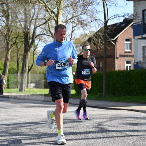 12.04.2026 - 45. Internationalen Wilhelmsburger Insellauf J. Mangold http://msf.ph/oto/9459942 12.04.2026 10:41:17 Ziel 5315, 5288, 3444, 5254, 2148, 5489, 4645, 4646, 5560, 4295, 5038, 4674, 5034, 3861, 5545, 2812, 5270, 5416, 4963, 3831, 4602, 4667, 3229, 3201, 3201, 2869, 2479, 3892, 4483, 5654 meine-sportfotos.de