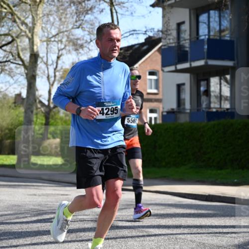 12.04.2026 - 45. Internationalen Wilhelmsburger Insellauf J. Mangold http://msf.ph/oto/9459951 12.04.2026 10:41:17 Ziel 5315, 5288, 3444, 5254, 2148, 5489, 4645, 4646, 5560, 4295, 5038, 4674, 5034, 3861, 5545, 2812, 5270, 5416, 4963, 3831, 4602, 4667, 3229, 3201, 3201, 2869, 2479, 3892, 4483, 5654 meine-sportfotos.de