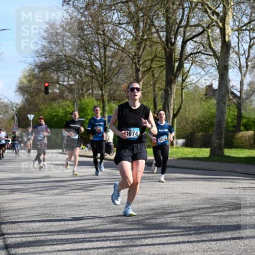 12.04.2026 - 45. Internationalen Wilhelmsburger Insellauf J. Mangold http://msf.ph/oto/9459961 12.04.2026 10:41:22 Ziel 5254, 2148, 5489, 4645, 4646, 5560, 4295, 5038, 4674, 5034, 3861, 5545, 2812, 5270, 5416, 4963, 3831, 4602, 4667, 3229, 3201, 2869, 2479, 3892, 4483, 4483, 5654, 2836 meine-sportfotos.de